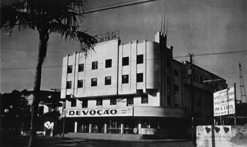 Foto do Cinema Icaraí em 1946. Extraído de: www.historiadocinemabrasileiro.com.br/cinema-icarai-niteroi-rj/