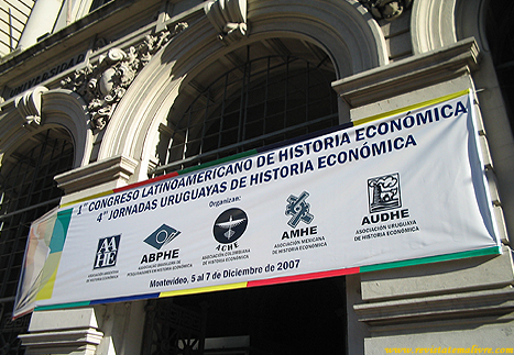 Faixa do evento com os respectivos logos das associações da Argentina, Brasil, Colômbia, México e Uruguai.