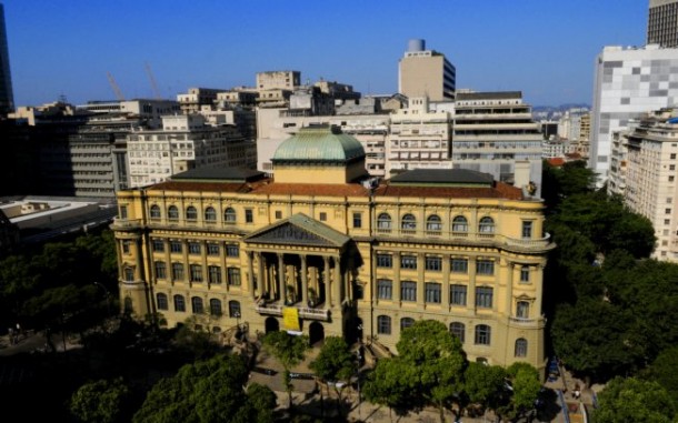 Prédio da Biblioteca Nacional: fundada pelo príncipe D. João, o prédio da Cinelândia foi inaugurado em 1910.