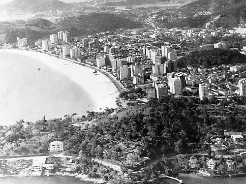 Vista do bairro de Icaraí em 1957, quando Niterói ainda era capital do Estado do Rio.