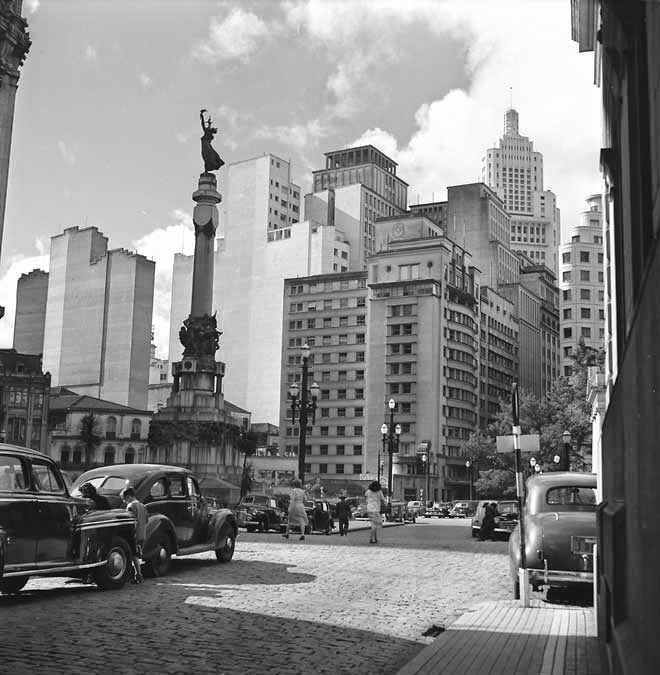 Centro de São Paulo em 1954.